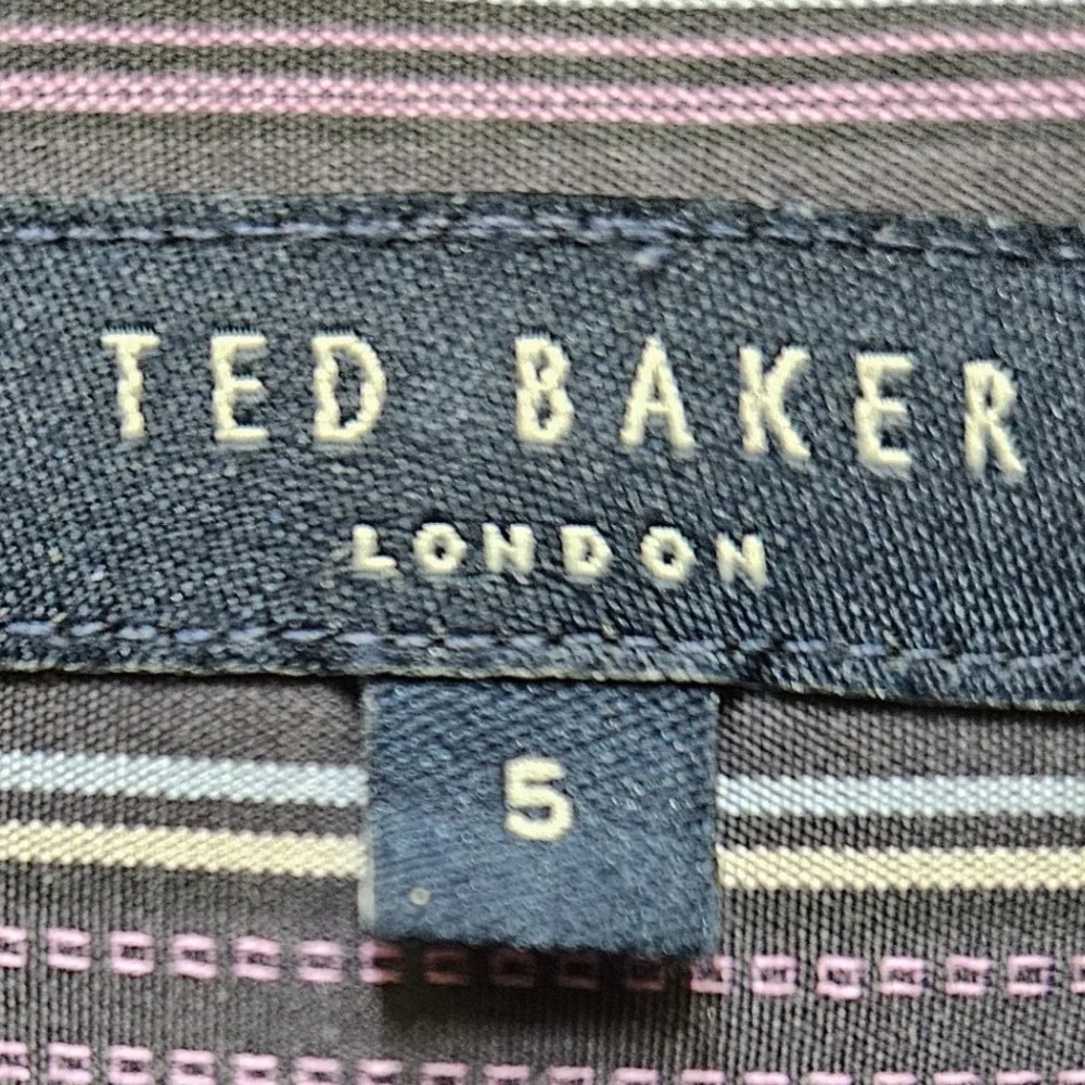 Ted Baker Striped Button Up Dress Shirt Long‎ Sleeve Career Casual Size 5 (LG)